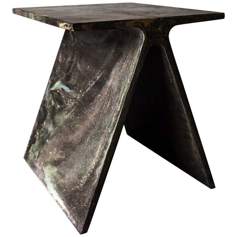 Alpha Q End Table, in Concrete for Indoor or Outdoor by Mtharu