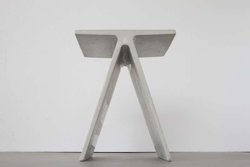 Alpha Q End Table, in Concrete for Indoor or Outdoor by Mtharu